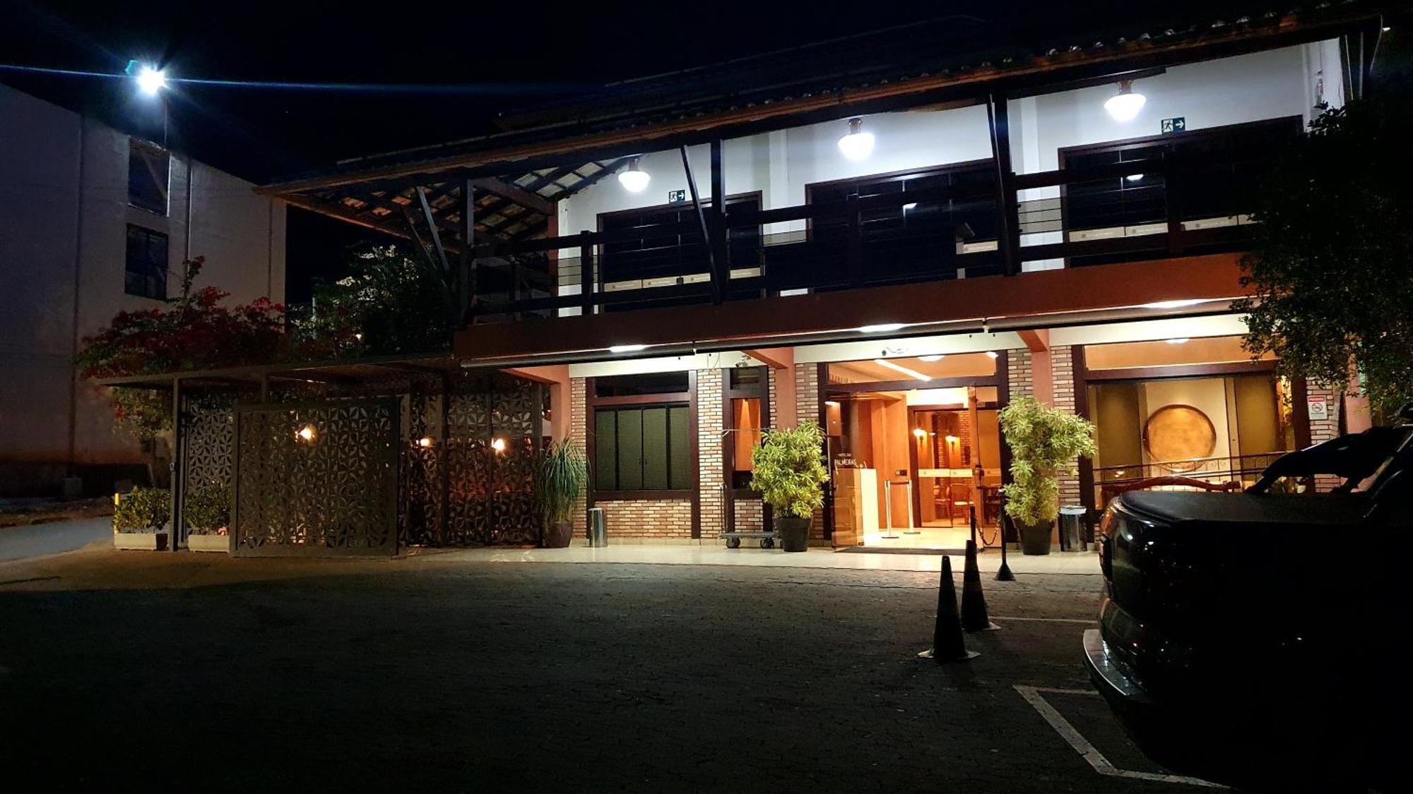 Hotel Das Palmeiras Paracatu Exterior photo